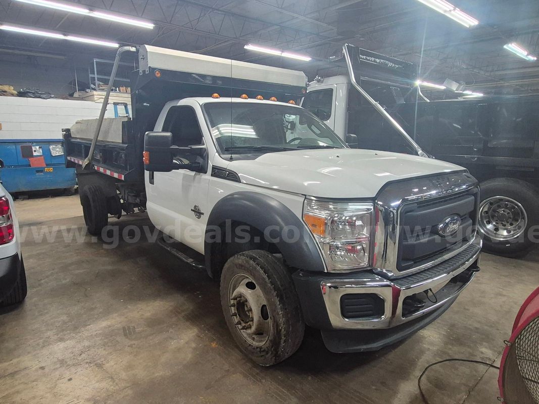 2015 Ford F-550- WILL NEED MOTOR