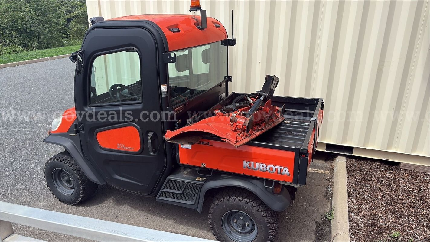 2017 Kubota RTV X1100CW w/ detached snow plow