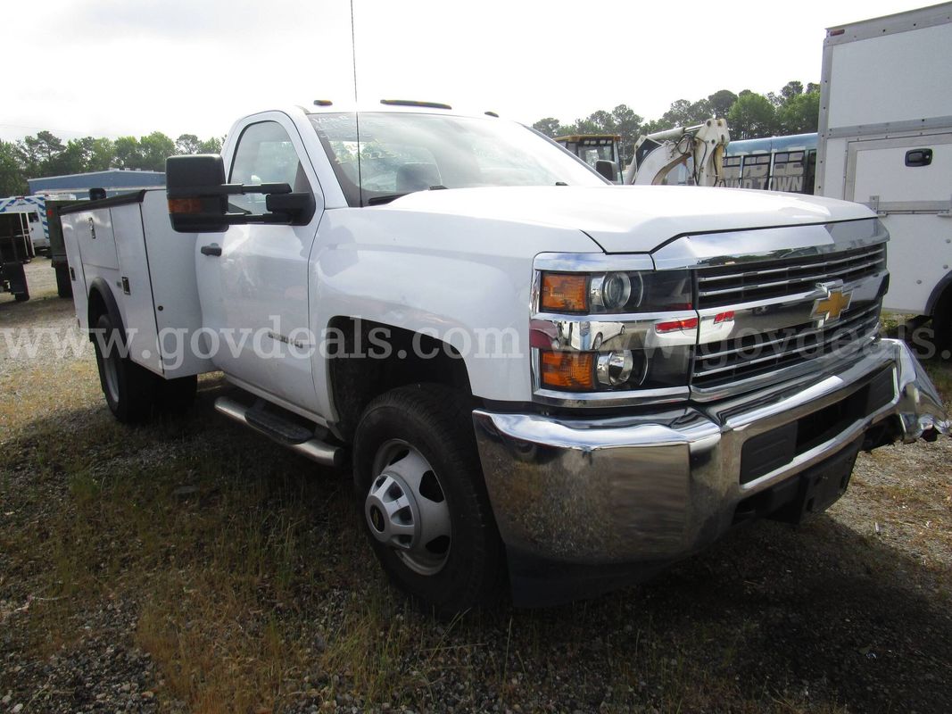 2017 CHEVROLET 3500HD