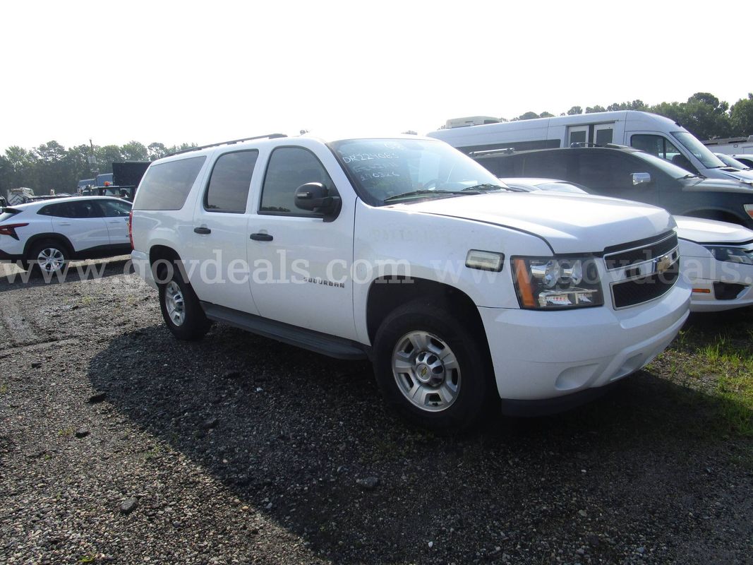 2013 CHEVROLET SUBURBAN