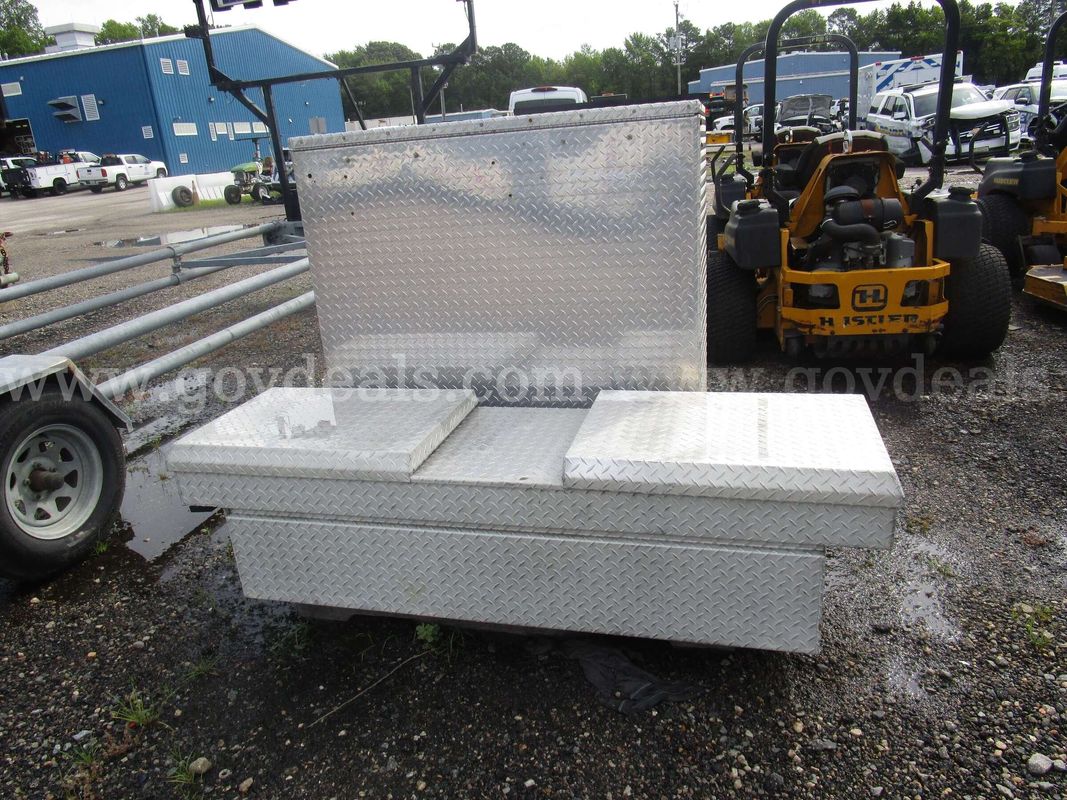 SET OF 2 TOOL BOXES