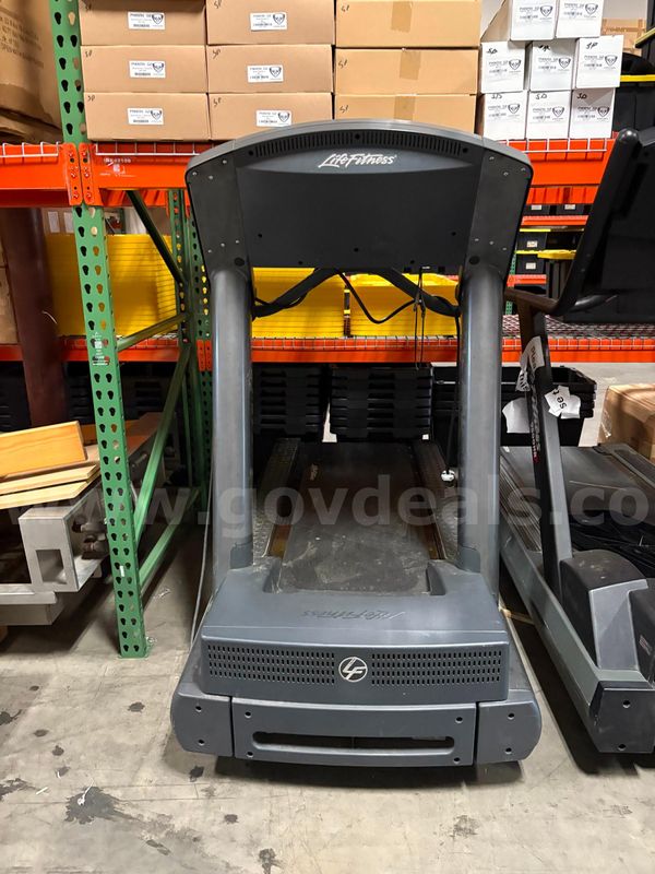 Lot 4 - Treadmill + Scale