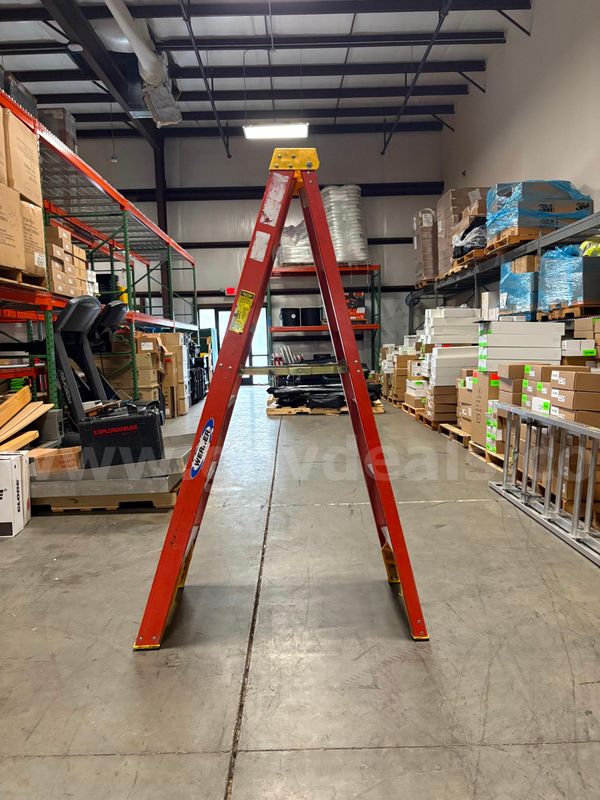 Lot 5 - Fire equipment accessories + Ladder + Gas detector