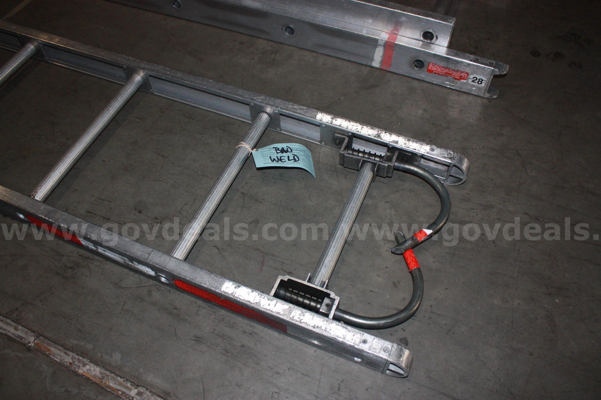 Ladder, Alluminum 16' Roof w/ Hooks