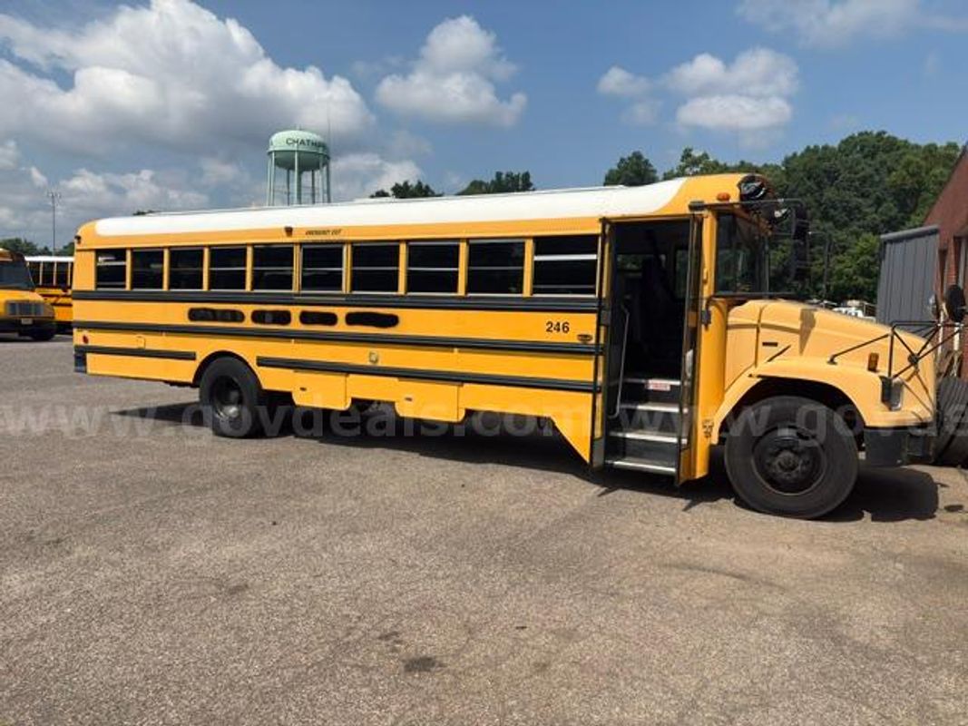 2003 Freightliner FS65