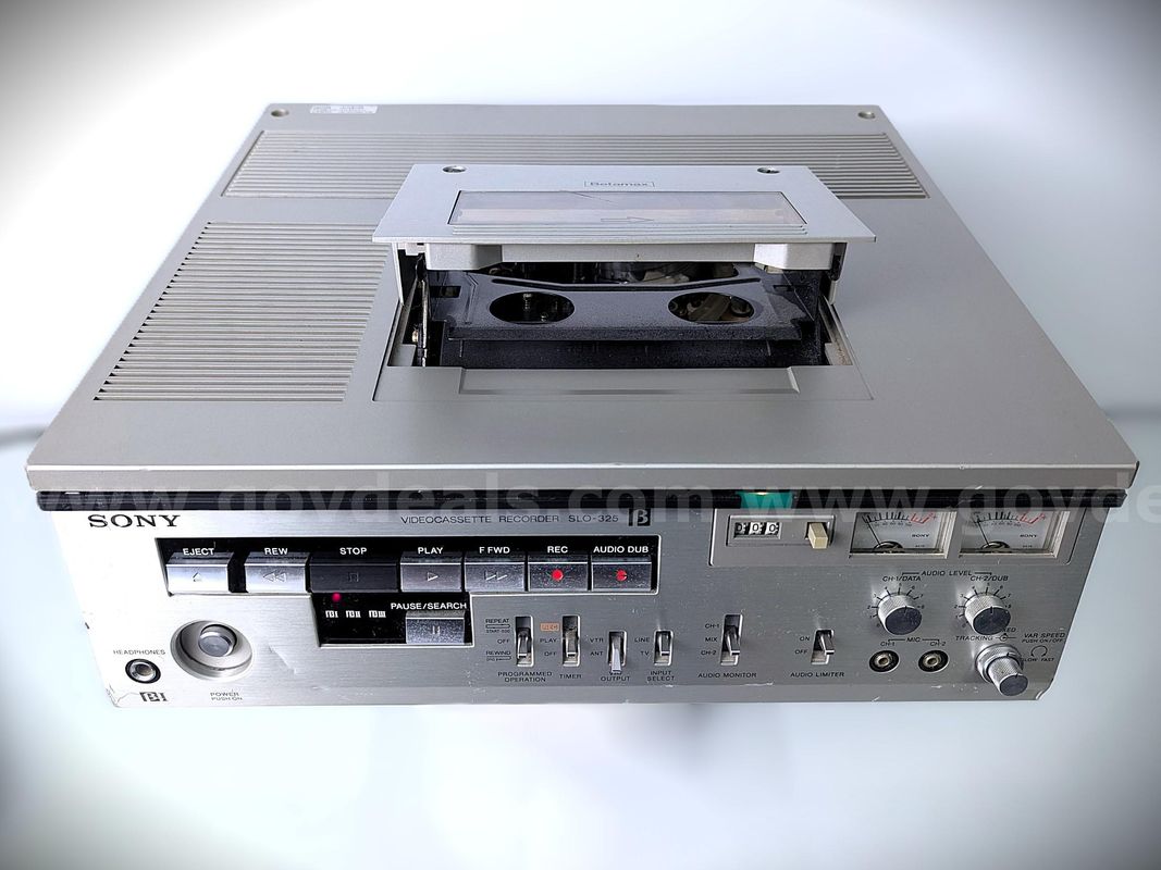 Sony Betamax SLO-325 Videocassette Recorder