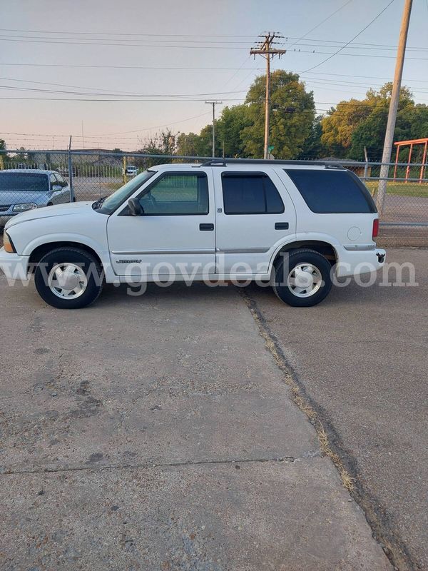 2001 GMC Jimmy SLE 4-Door 2WD