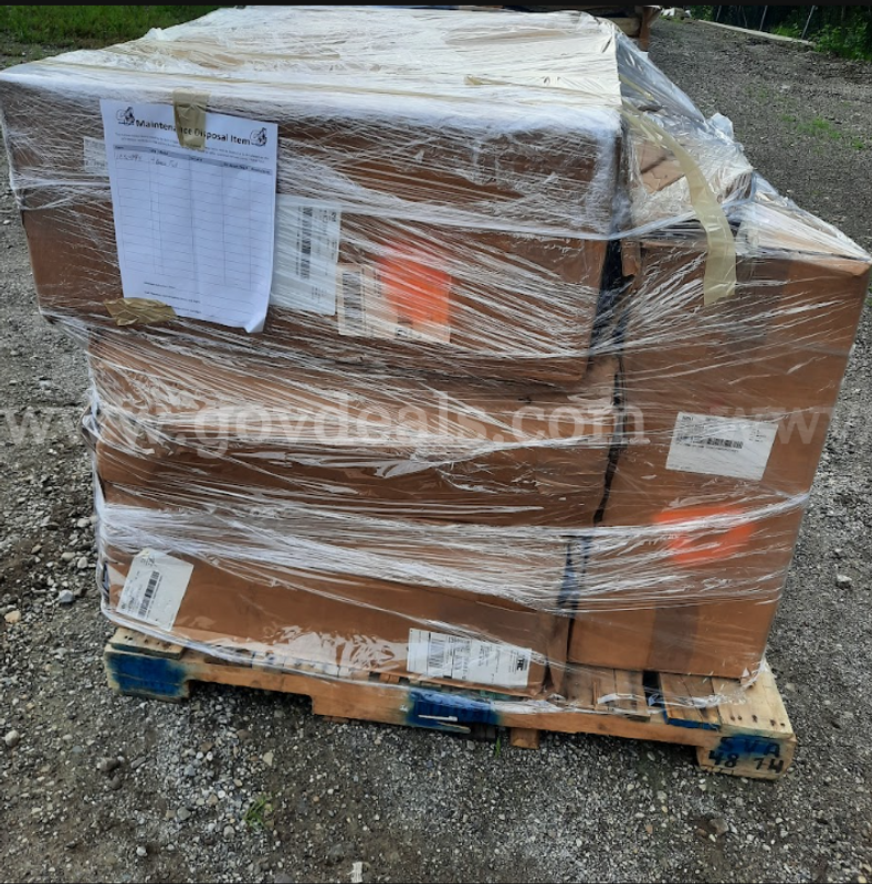 This pallet features new/never used miscellaneous bus seats from previously owned models.