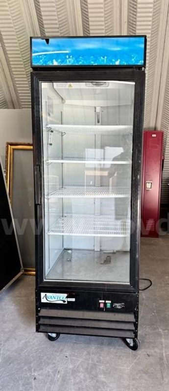 Avantco Glass Door Merchandiser