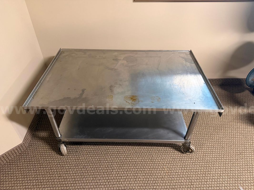 Rolling table cart