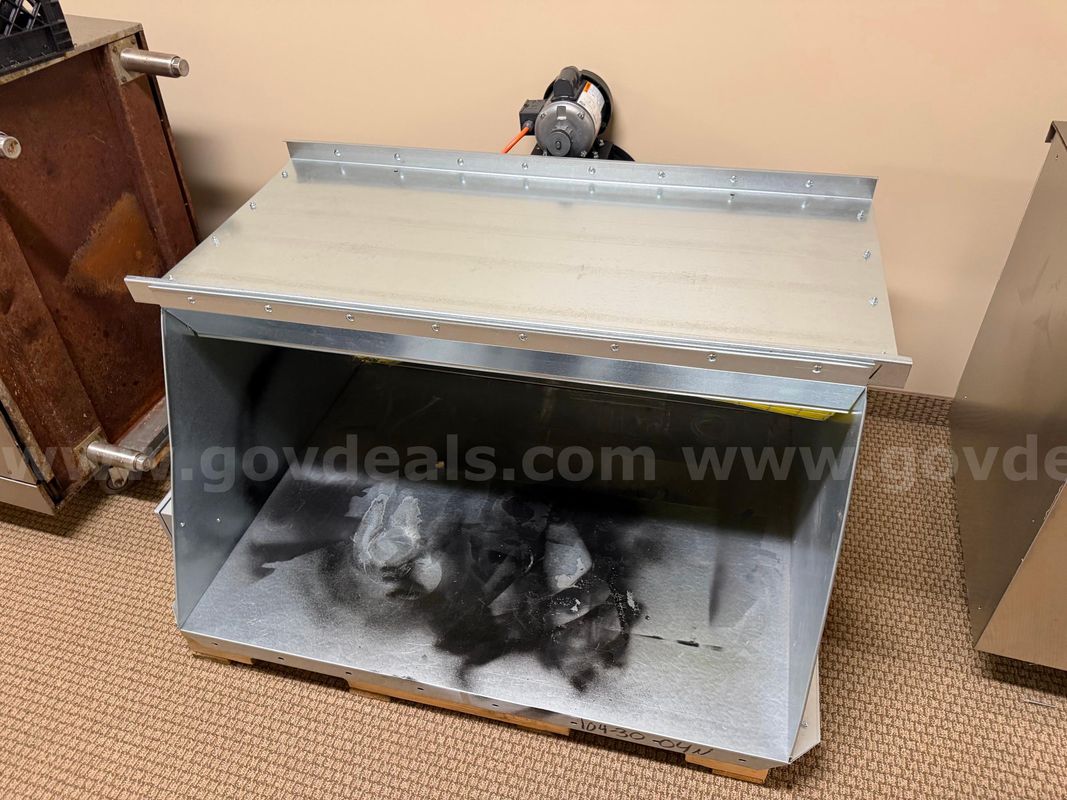 Exhaust booth