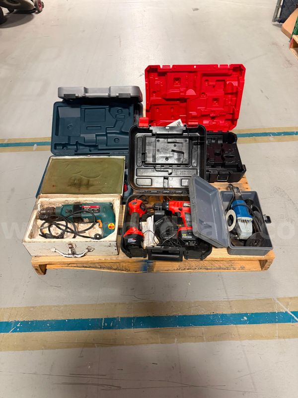 Pallet of hand tools