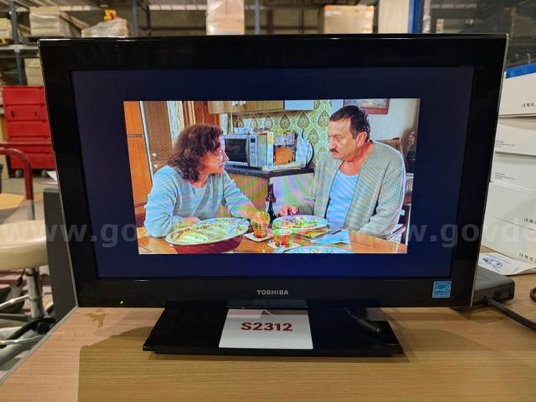 19" Toshiba TV/Monitor/DVD Combo