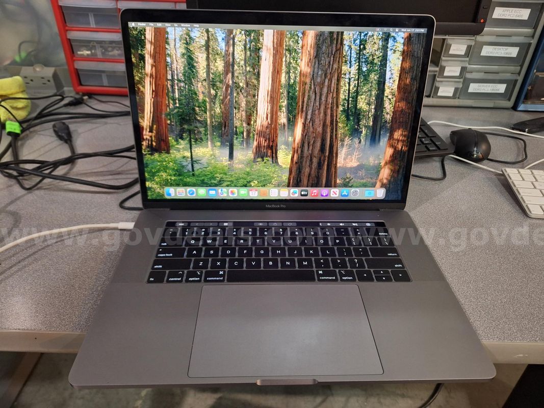 Apple Macbook Pro 2018 15"