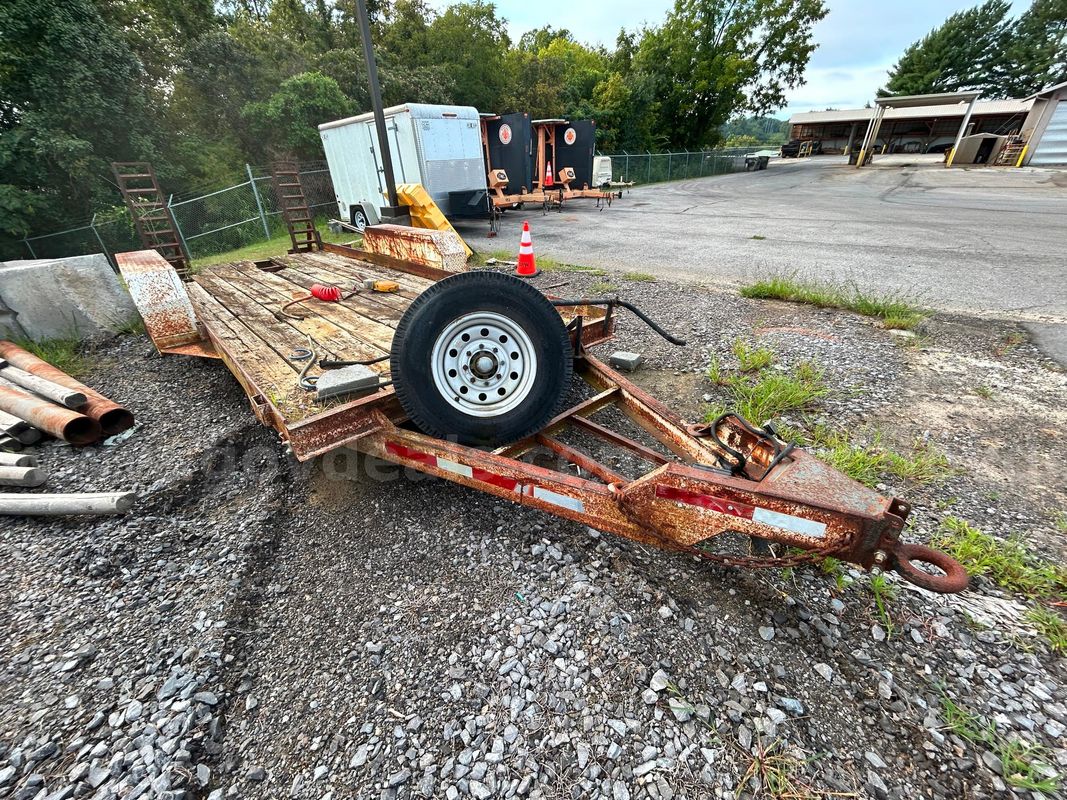 Dual-Axle Flatbed Equipment Trailer with Hopkins Break-Away System