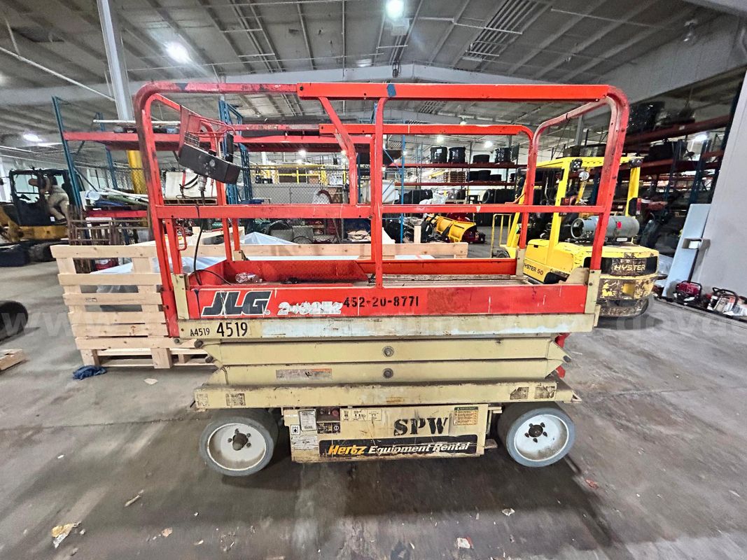 JLG 2032E2 Electric Scissor Lift with 120V AC Power to Platform