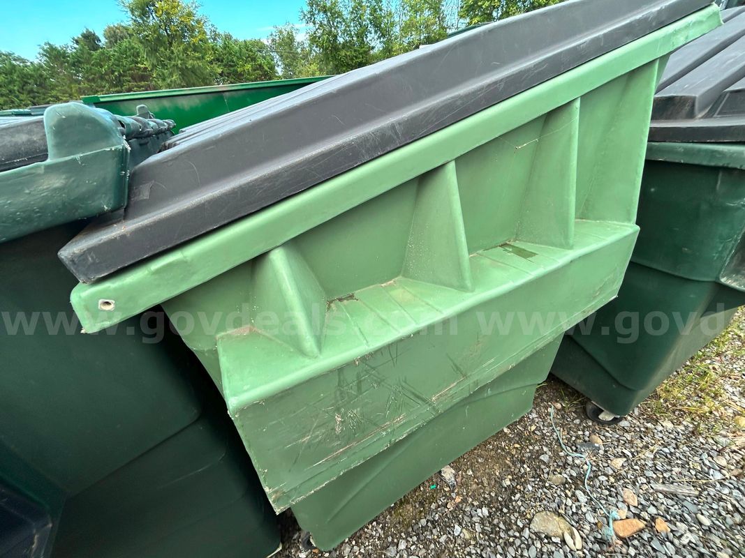 (1) Rolling Dumpster - THIS AUCTION IS FOR ONE (1) ROLLING DUMPSTER