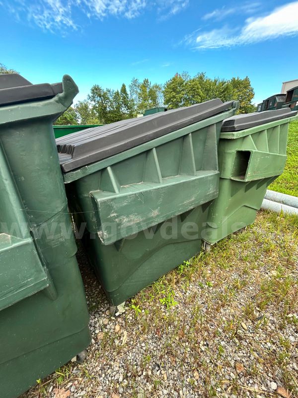 (1) Rolling Dumpster - THIS AUCTION IS FOR ONE (1) ROLLING DUMPSTER