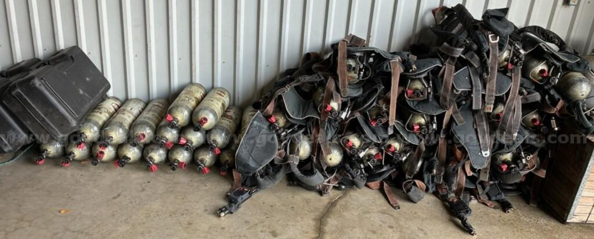 Fire Equipment - 25 SCBA - 42 Air Cylinders Lot 5 of 5