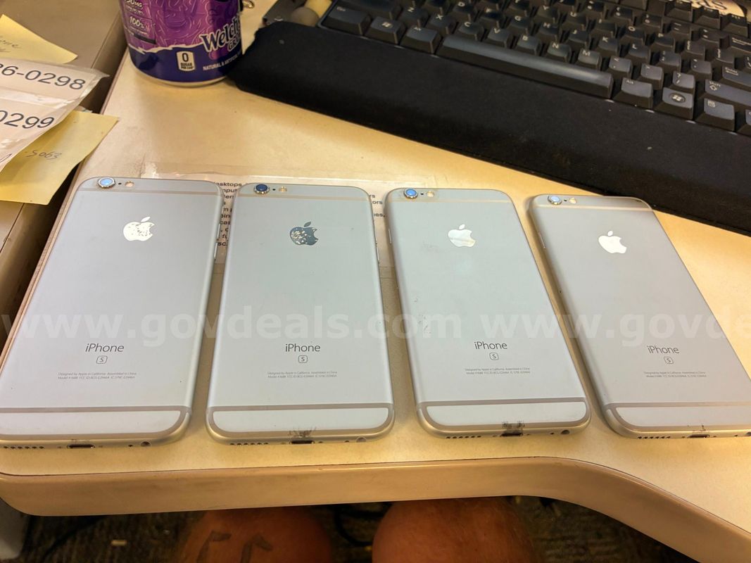 Lot of 4 iPhone 6s
