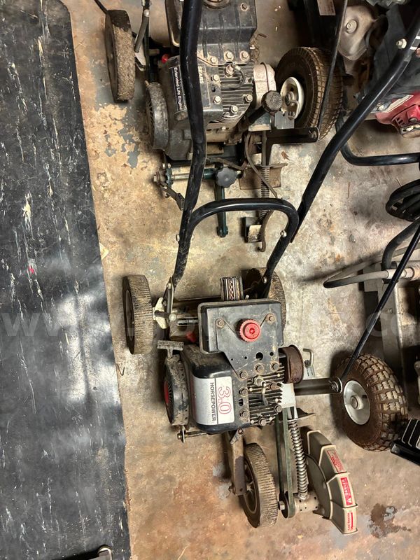 Lot of 2 edgers