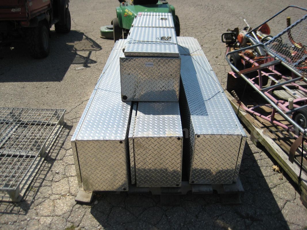 1 LOT OF 4 TOOL BOXES