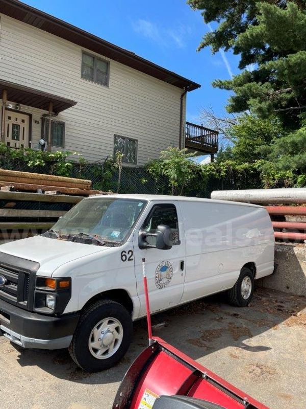 2012 Ford E350