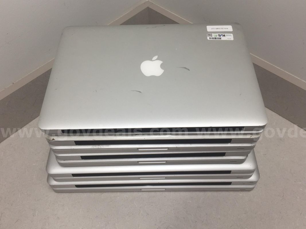 Lot of 10 Apple MacBooks, 3x 2010 4x 2011 2x 2012 1x 2017