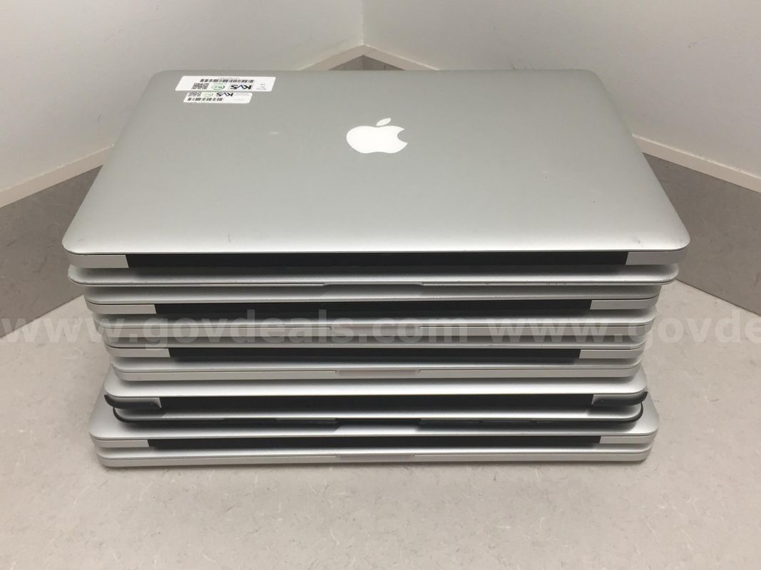 Lot of 10 Apple MacBook's, 1x 2017, 8x 2015, 1x 2014