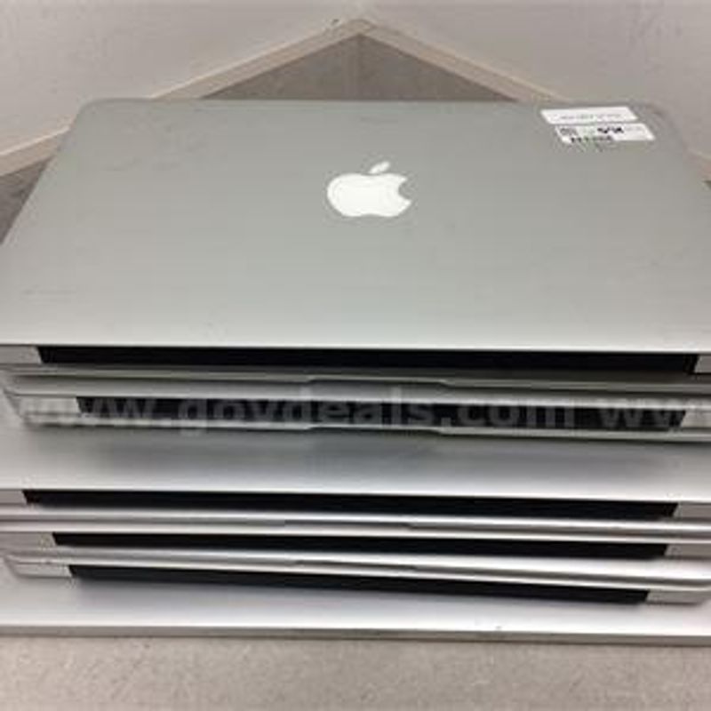 Lot of 10 Apple MacBooks, 5 2015's, 1 2011, 3 2013's