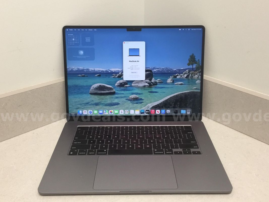 Apple MacBook Air 2024 - Apple M3 8 Core Chip, 8GB RAM, 256GB SSD, OS Tahoe