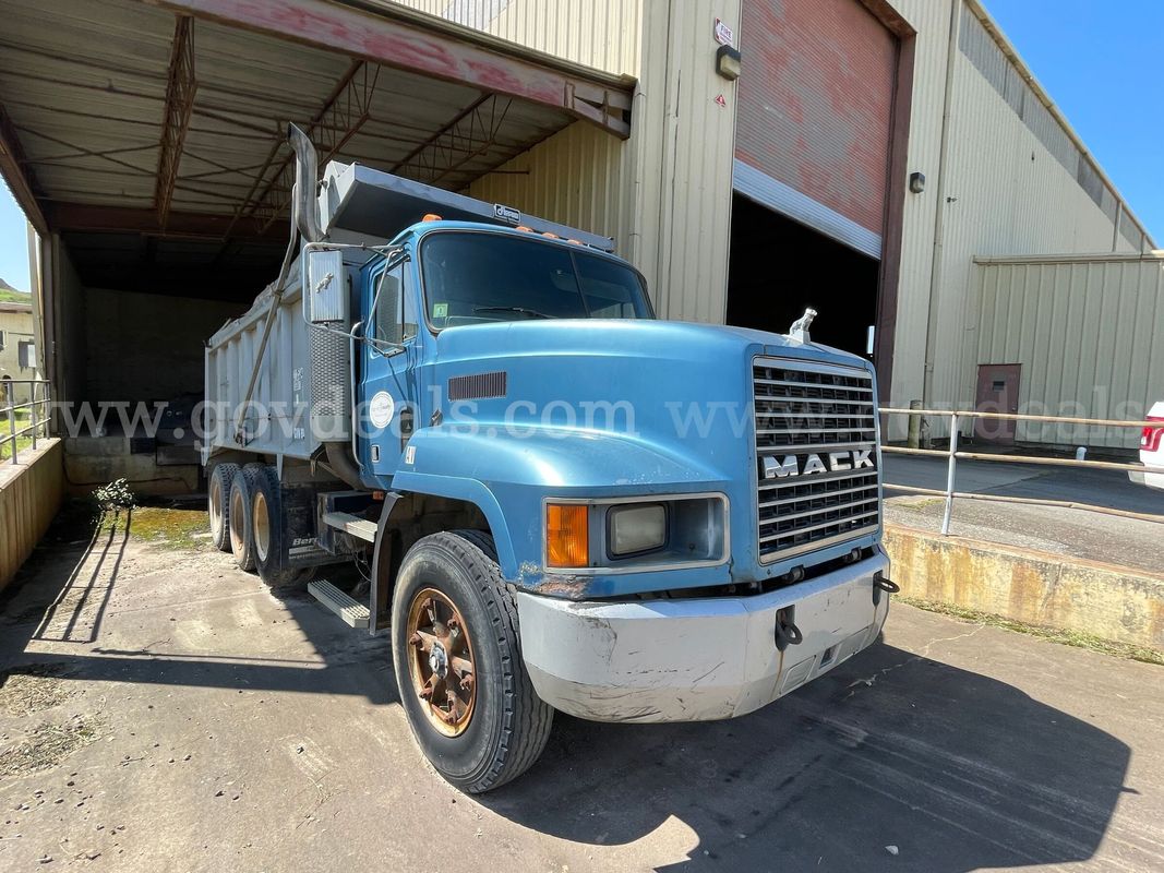 1990 Mack CH613 Tri-Axle Dump Truck - Low Mileage Diesel