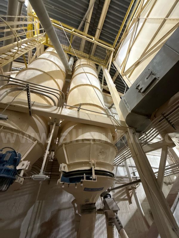 Flour Bin Approx. 17,500 lbs. Capacity