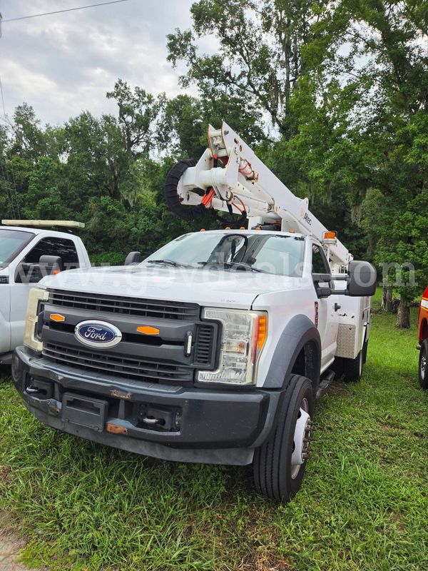 2017 Ford F-550 Bucket Truck