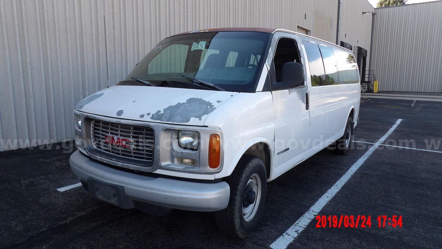 2002 GMC Savana