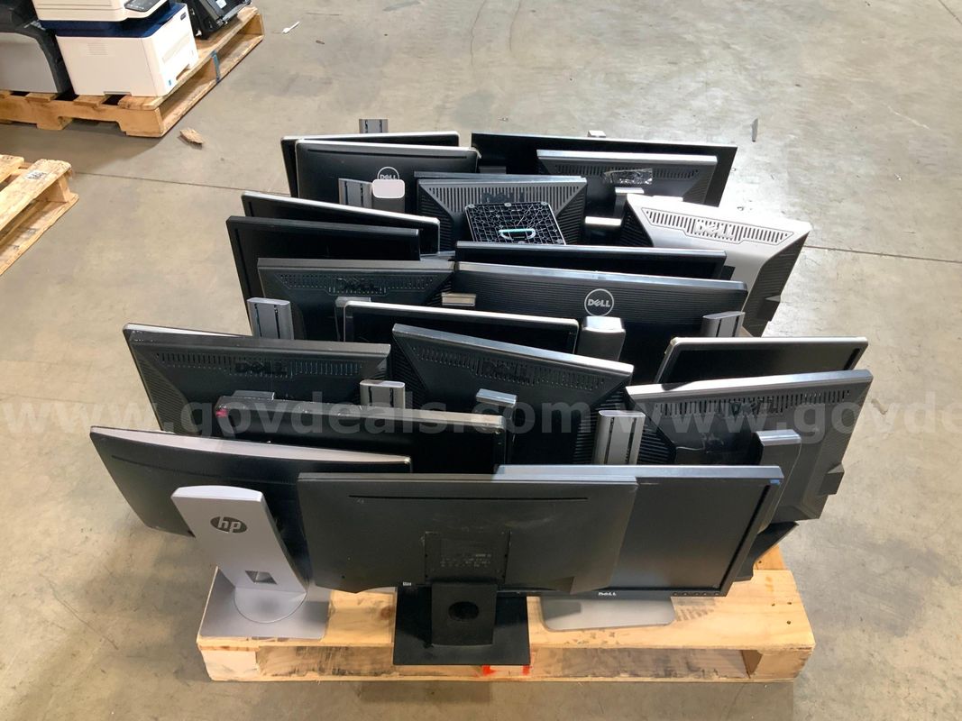 25 Monitors w/ stands