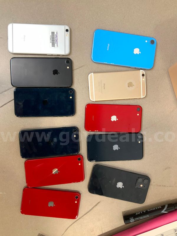 11 Assorted Iphones w/ 2 Charges
