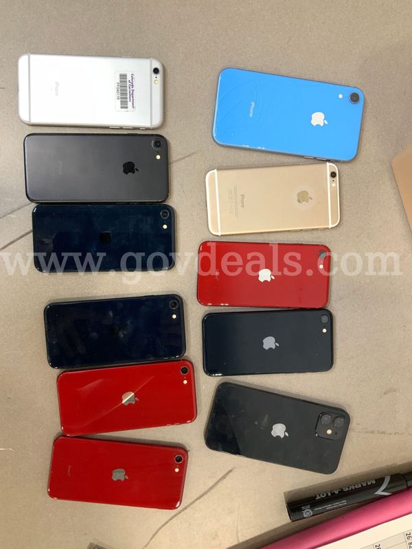 11 Assorted Iphones w/ 2 Charges