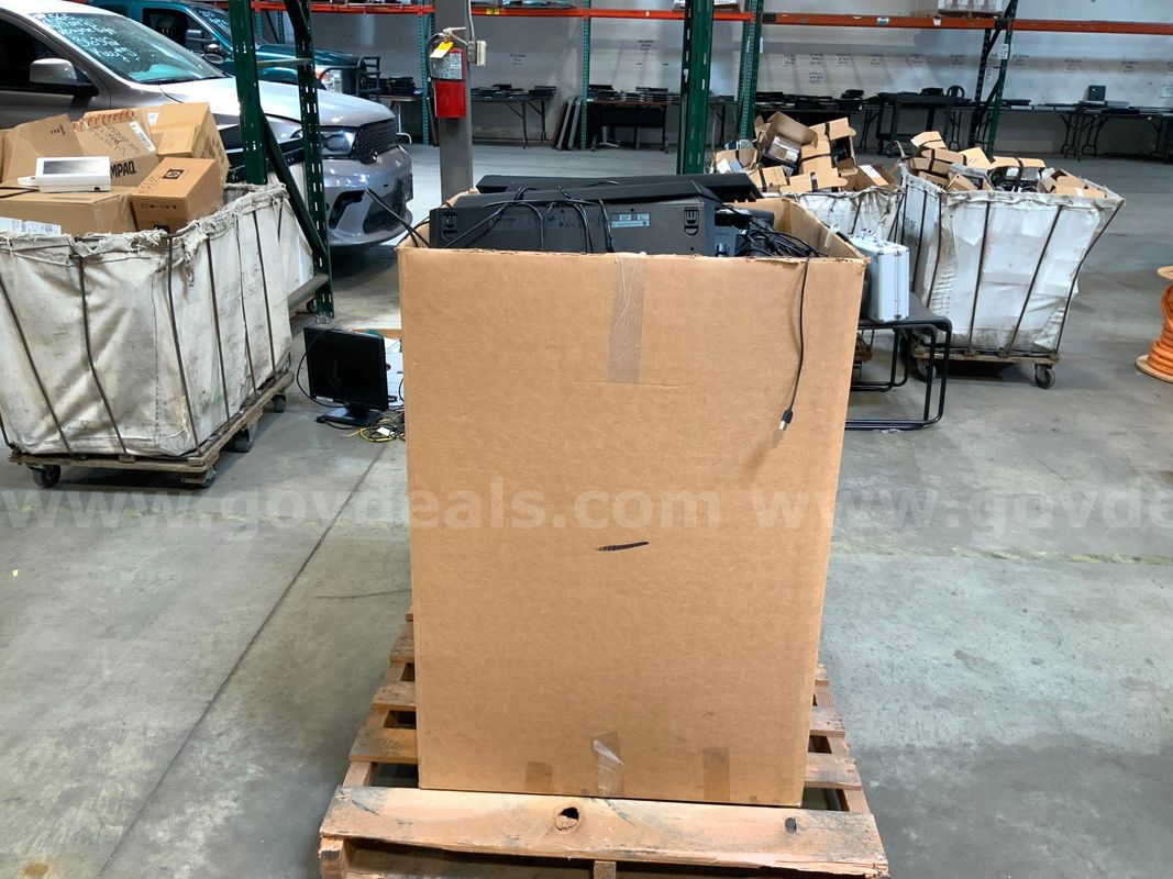 Assorted Keyboards 50.5x28x28 Box "not included"