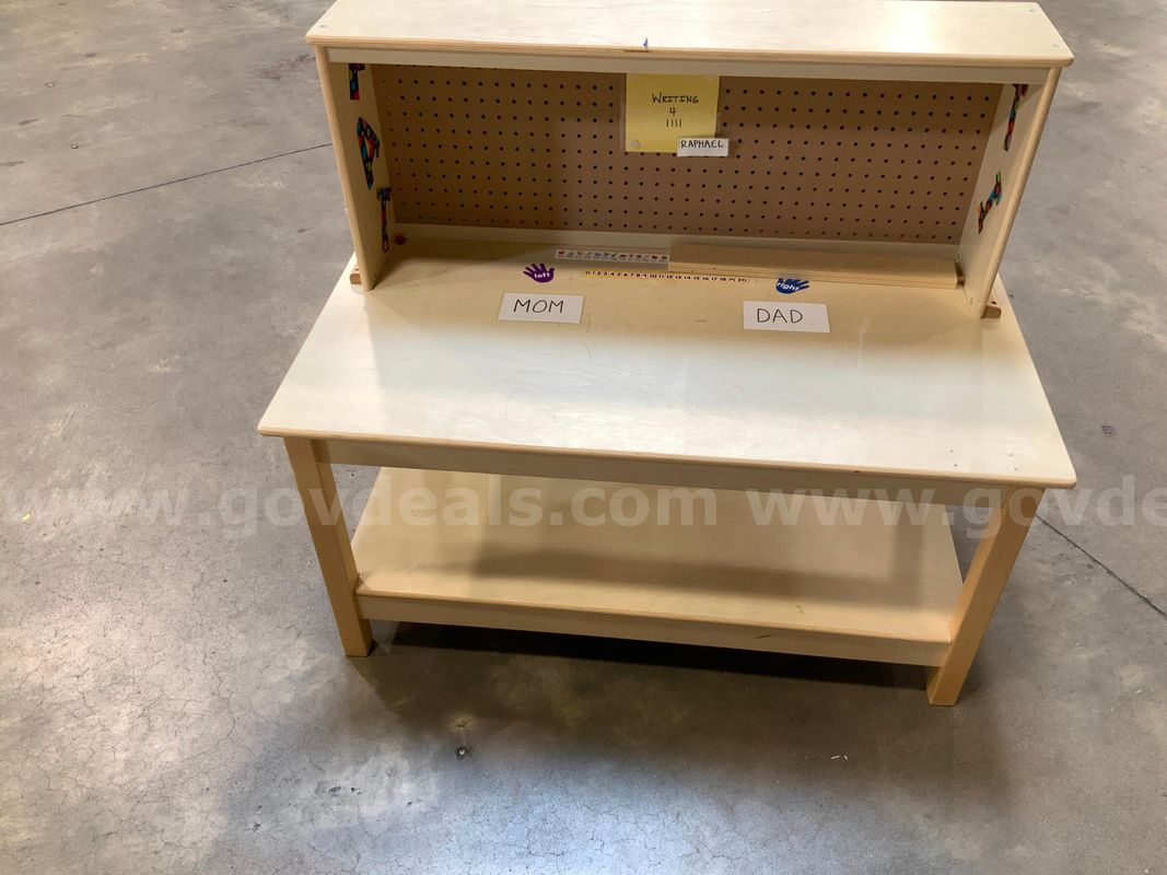 42"x22"x36" play work bench