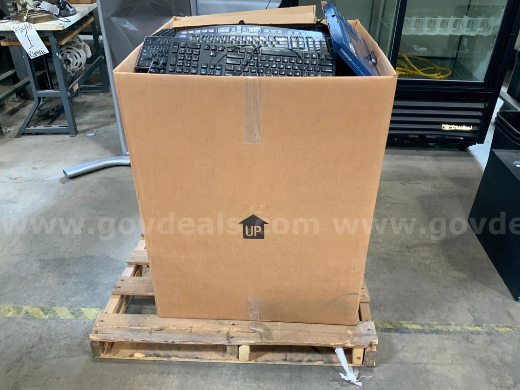 Assorted Keyboards 50.5x28x28 Box "not included"