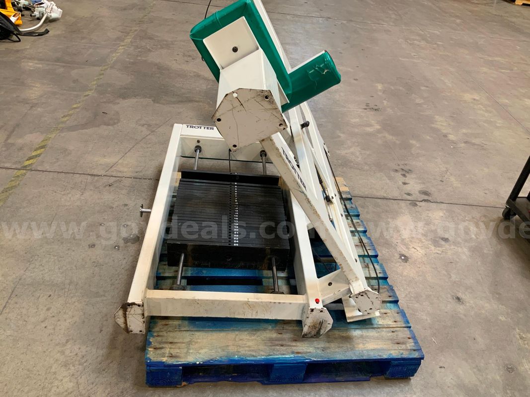 Trotter Galileo Lat Pull Down Weight Machine