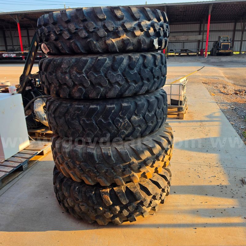 Used Caterpillar 120H Wheels and Tires