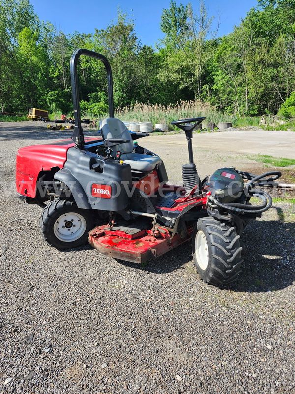 Toro groundsmaster 360. 36hp 3 cycle Kubota diesel engine