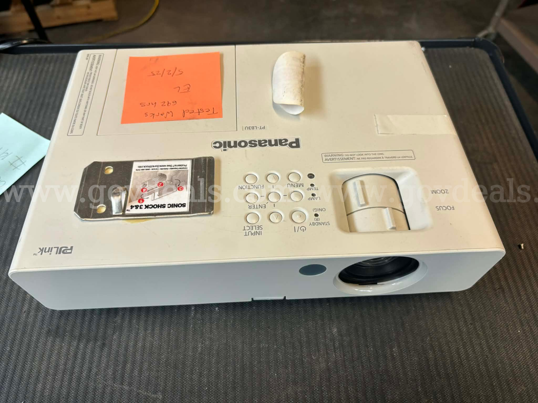 Panasonic PT-LB3U LCD Projector