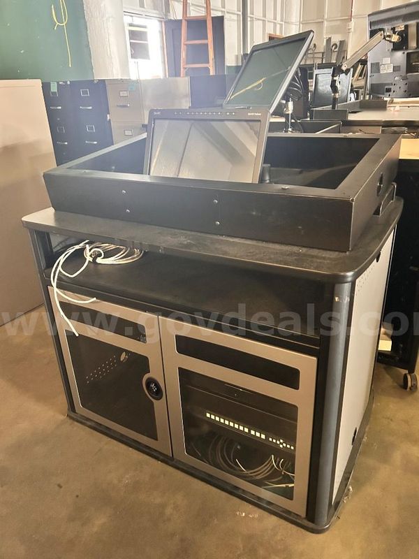 Smart Podium Multimedia Instructor Lectern