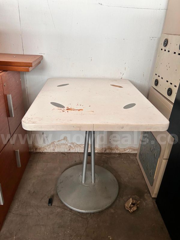 Square Pedestal Bistro