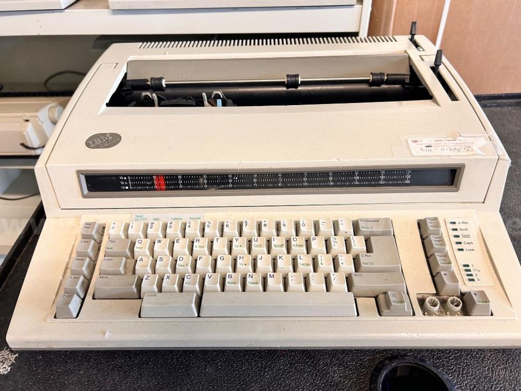 Electronic Typewriter with Pitch Scale Display