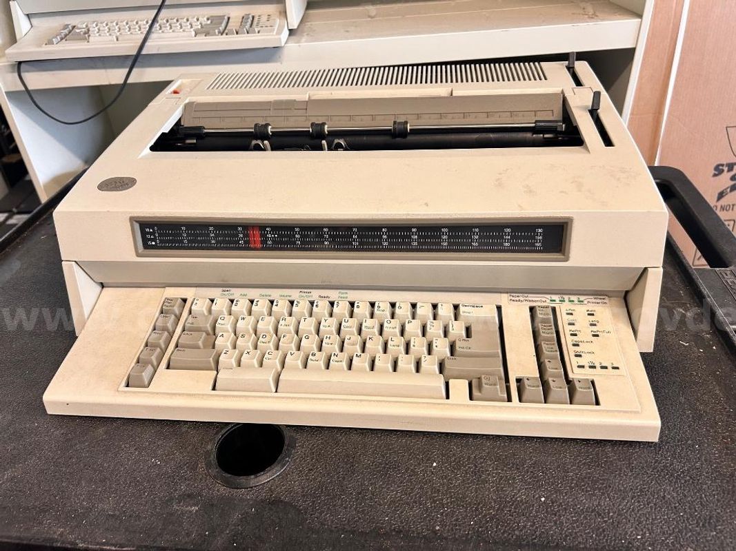 Electronic Typewriter