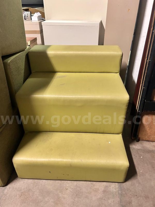 Lot of 13x Modular Lounge Seats & Benches